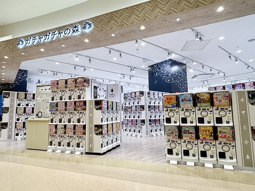 ガチャガチャの森ファボーレ富山店外観写真