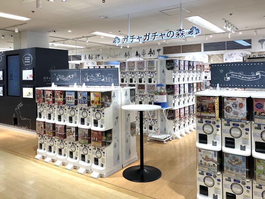 ガチャガチャの森近鉄百貨店橿原店外観写真