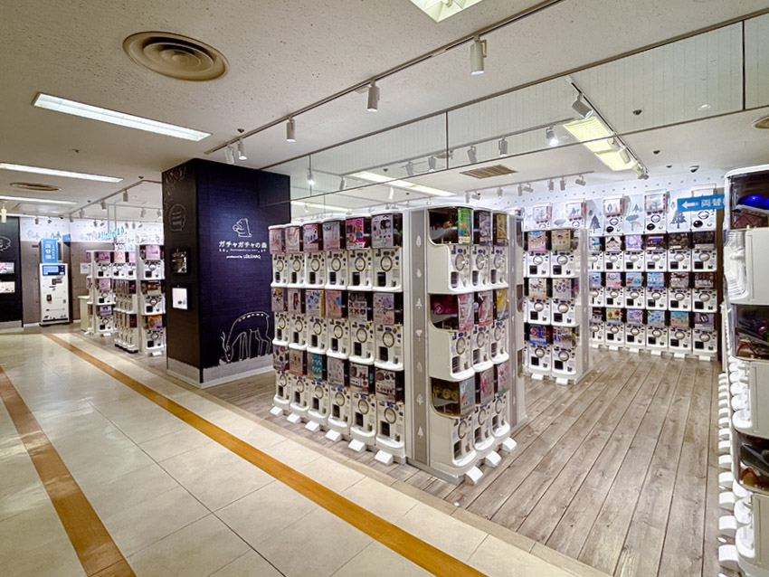 ガチャガチャの森リノアス八尾店外観写真